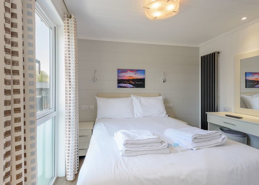 Alverstone - Woodside Bay Lodge Retreat, Wootton Bridge, Nr Cowes