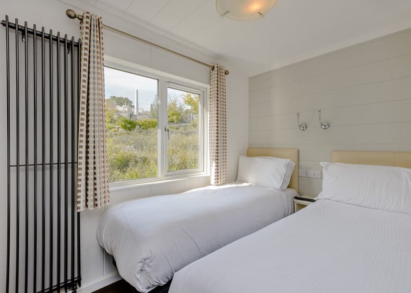 Alverstone - Woodside Bay Lodge Retreat, Wootton Bridge, Nr Cowes