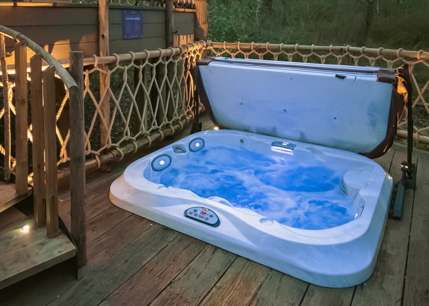 Woodside Bay Treehouse - Woodside Bay Lodge Retreat, Wootton Bridge, Nr Cowes