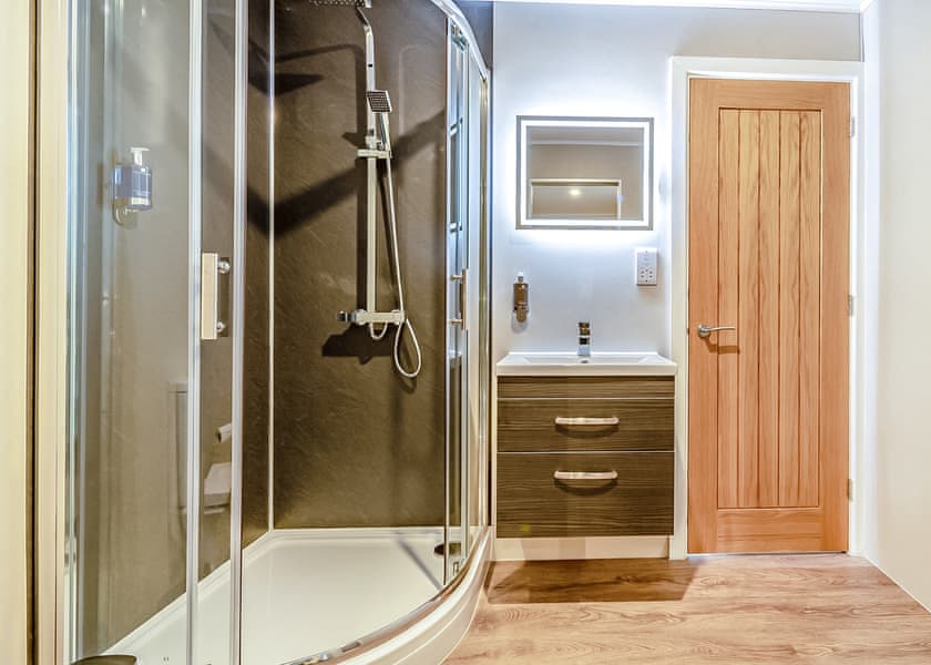 Rowan Boutique Lodge - Woodland Lakes Boutique Lodges, Aughton