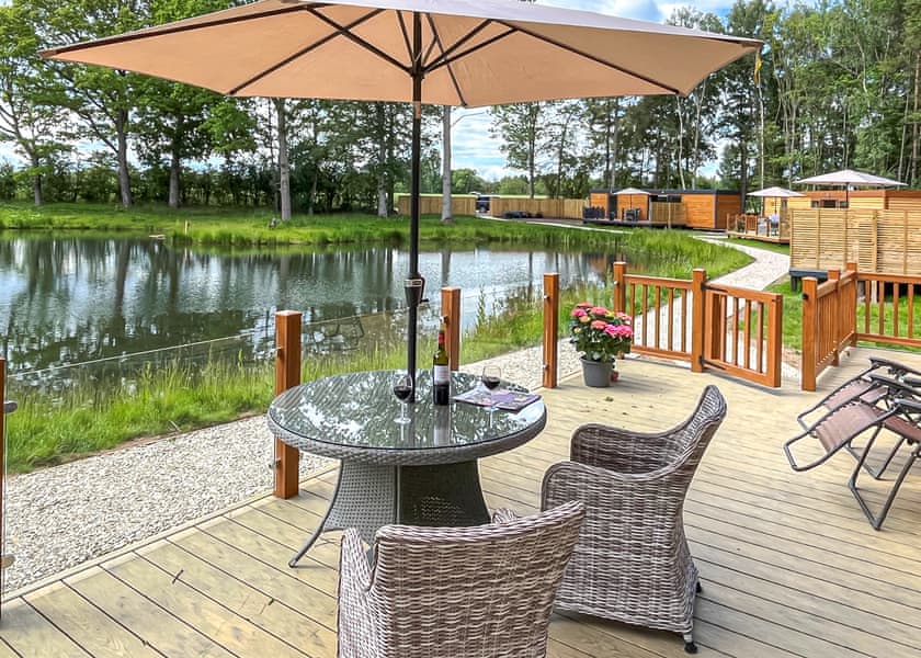 Oak Boutique Lodge - Woodland Lakes Boutique Lodges, Aughton