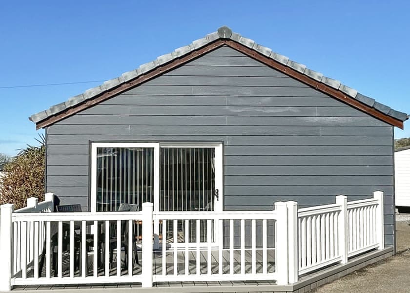 The Retreat - Woodland Vale Holiday Park, Ludchurch, Nr Saundersfoot