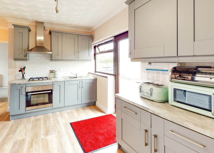 The Retreat - Woodland Vale Holiday Park, Ludchurch, Nr Saundersfoot