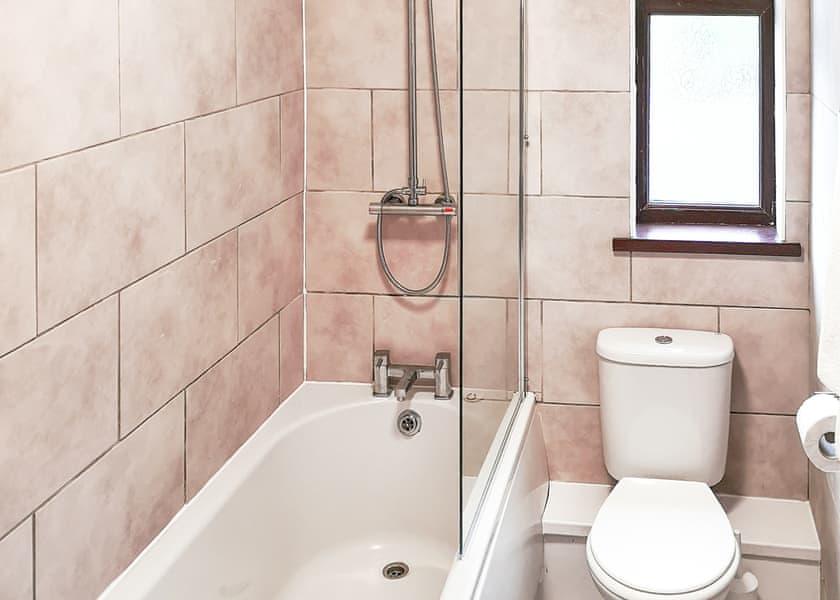 The Retreat - Woodland Vale Holiday Park, Ludchurch, Nr Saundersfoot