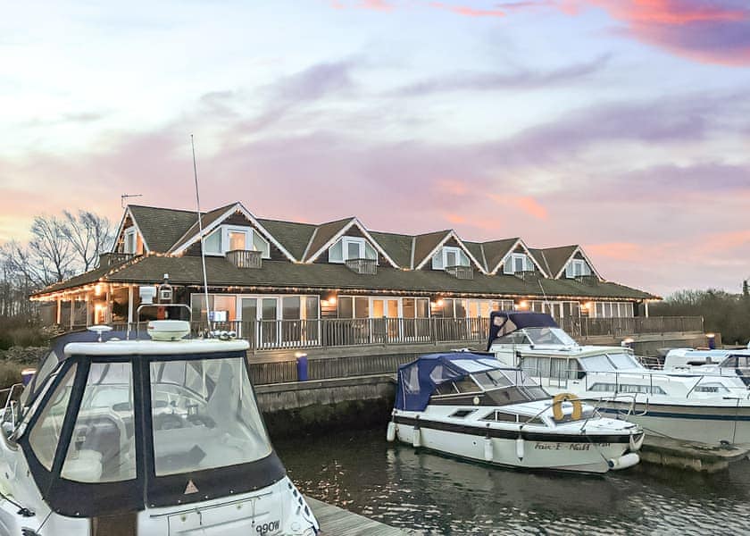 Yare View Holiday Cottages, Brundall, Norwich