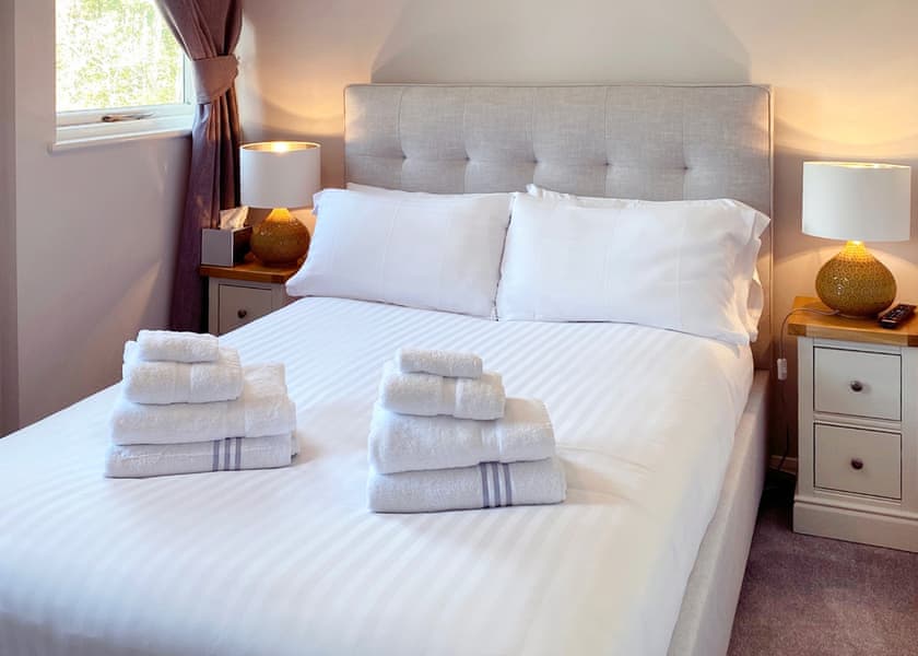 Cuckoo - Yare View Holiday Cottages, Brundall, Norwich