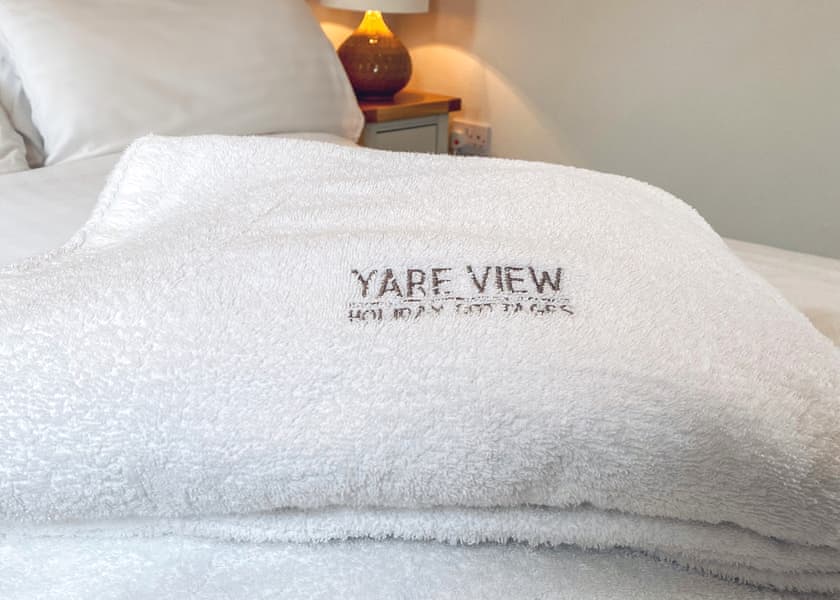 Cuckoo - Yare View Holiday Cottages, Brundall, Norwich