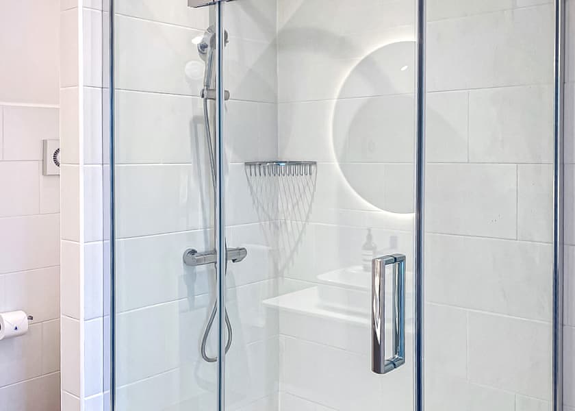 Cuckoo - Yare View Holiday Cottages, Brundall, Norwich