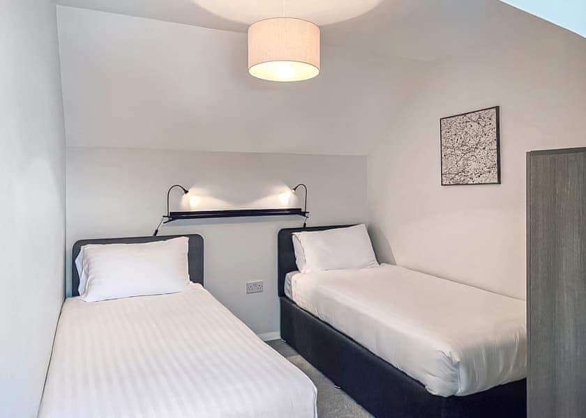 Nightingale - Yare View Holiday Cottages, Brundall, Norwich