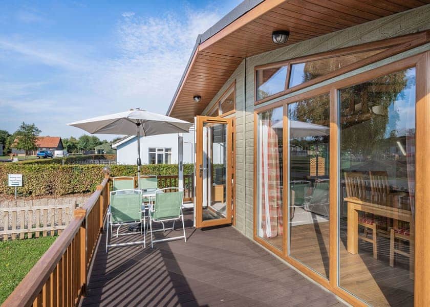 Meadow Field MF1 - Yaxham Waters, Yaxham, Dereham
