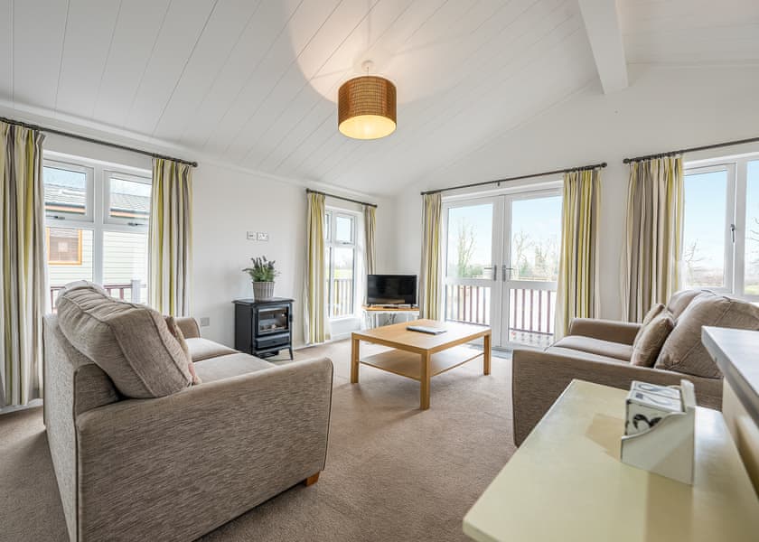 Lake Side Field LS2 - Yaxham Waters, Yaxham, Dereham