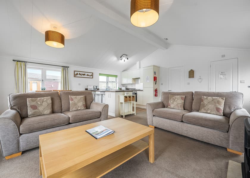 Lake Side Field LS2 - Yaxham Waters, Yaxham, Dereham