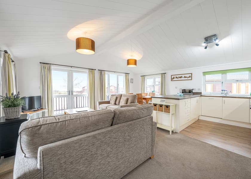 Lake Side Field LS2 - Yaxham Waters, Yaxham, Dereham