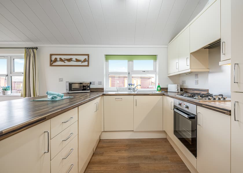 Lake Side Field LS2 - Yaxham Waters, Yaxham, Dereham