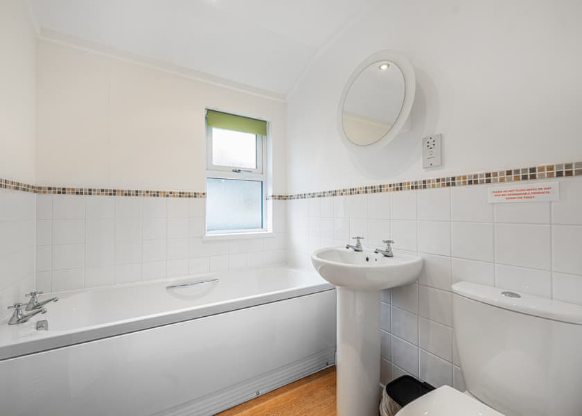 Lake Side Field LS2 - Yaxham Waters, Yaxham, Dereham