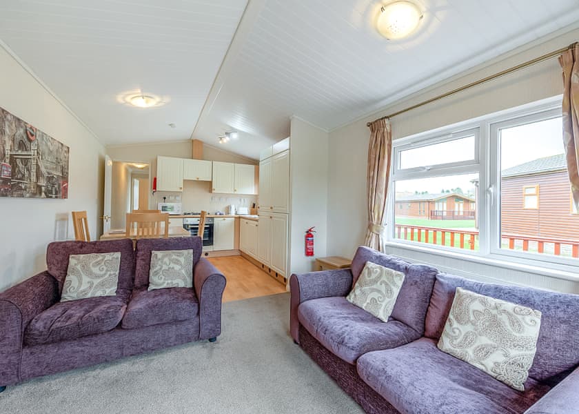 Lake Side Field LS6a - Yaxham Waters, Yaxham, Dereham