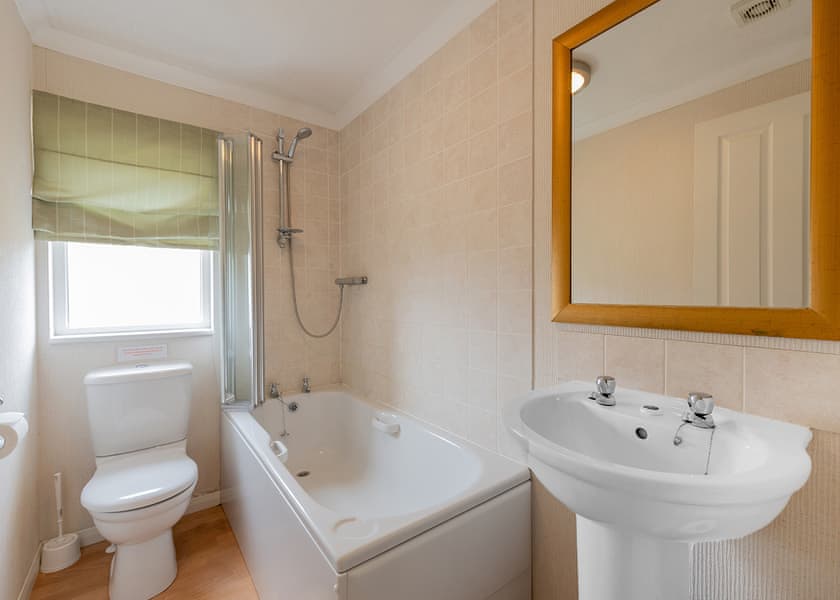 Lake Side Field LS6a - Yaxham Waters, Yaxham, Dereham