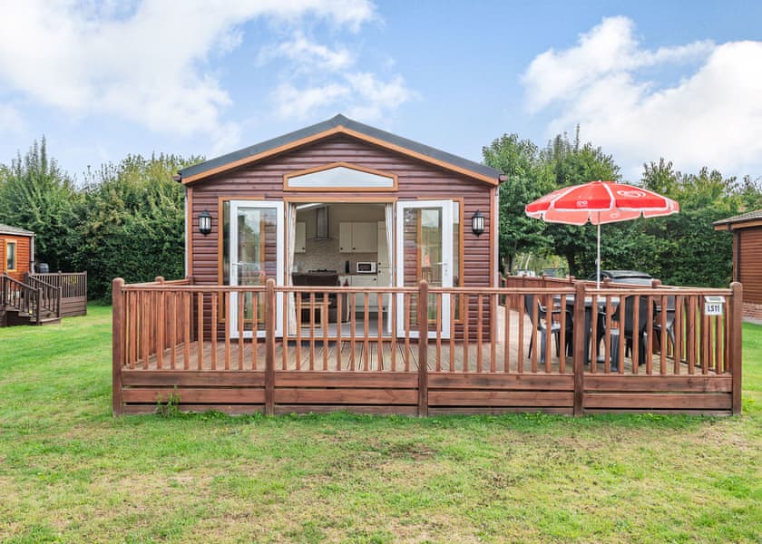 Lake Side Field LS11 - Yaxham Waters, Yaxham, Dereham