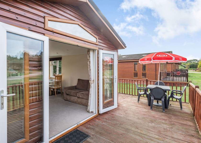 Lake Side Field LS11 - Yaxham Waters, Yaxham, Dereham