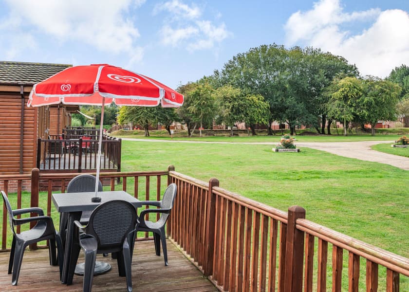 Lake Side Field LS11 - Yaxham Waters, Yaxham, Dereham