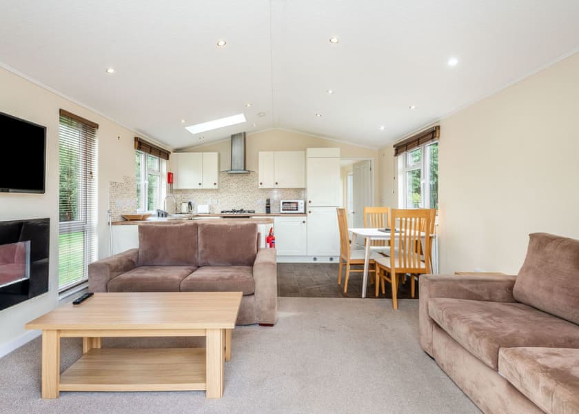 Lake Side Field LS11 - Yaxham Waters, Yaxham, Dereham