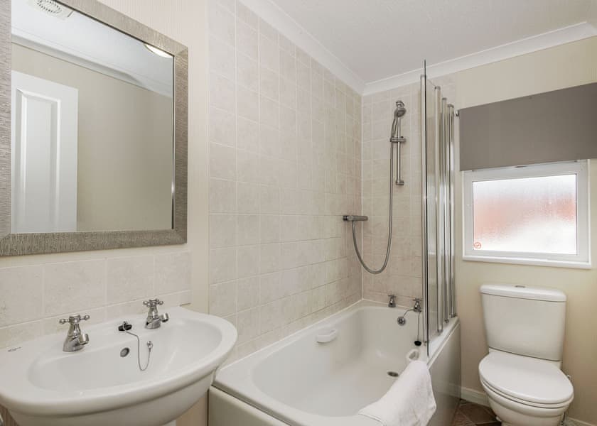 Lake Side Field LS5B - Yaxham Waters, Yaxham, Dereham