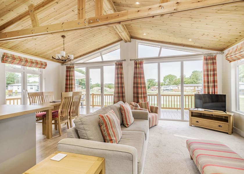 Priors Field PF9 - Yaxham Waters, Yaxham, Dereham