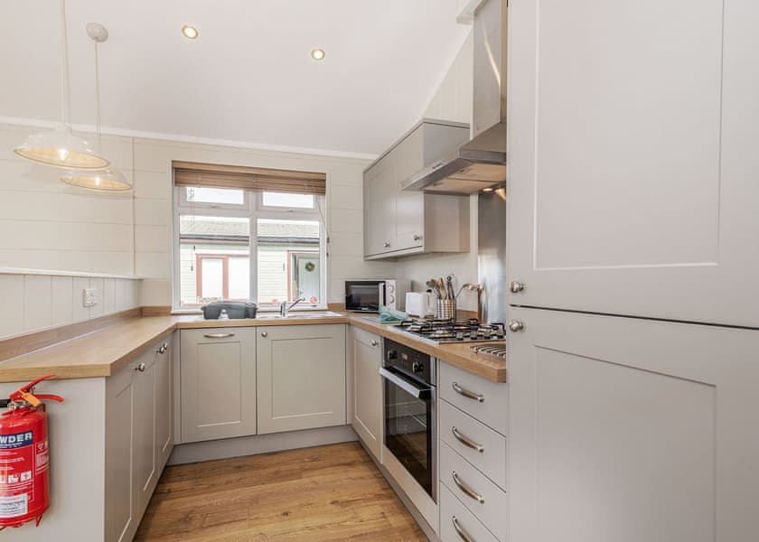 Meadow Field MF4 - Yaxham Waters, Yaxham, Dereham