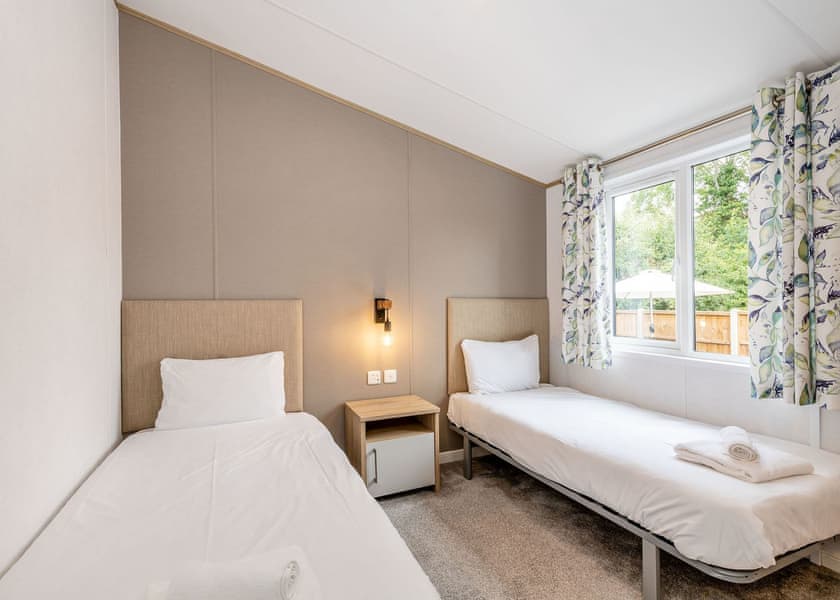 Meadow Field MF12A - Yaxham Waters, Yaxham, Dereham