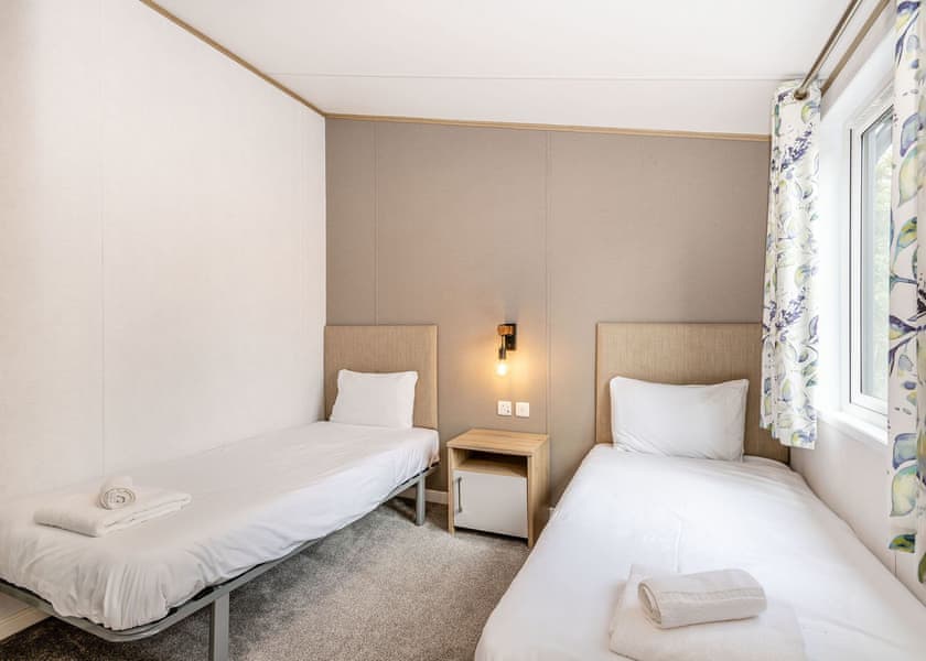 Meadow Field MF12A - Yaxham Waters, Yaxham, Dereham