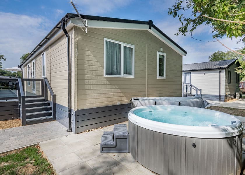 Priors Field PF3 - Yaxham Waters, Yaxham, Dereham