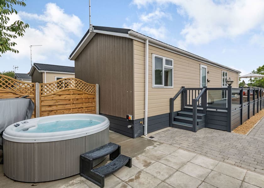 Meadow Field MF10 - Yaxham Waters, Yaxham, Dereham