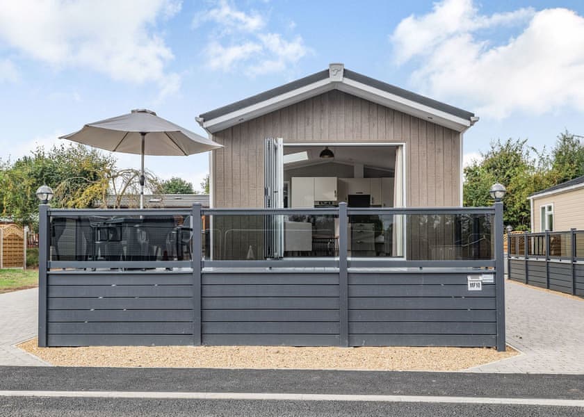 Meadow Field MF10 - Yaxham Waters, Yaxham, Dereham