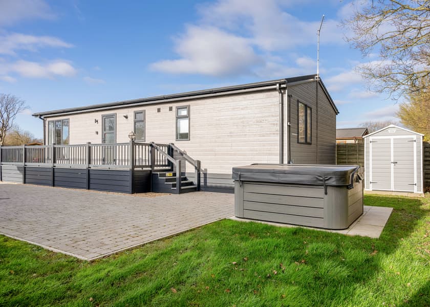 Priors Field PF5 - Yaxham Waters, Yaxham, Dereham