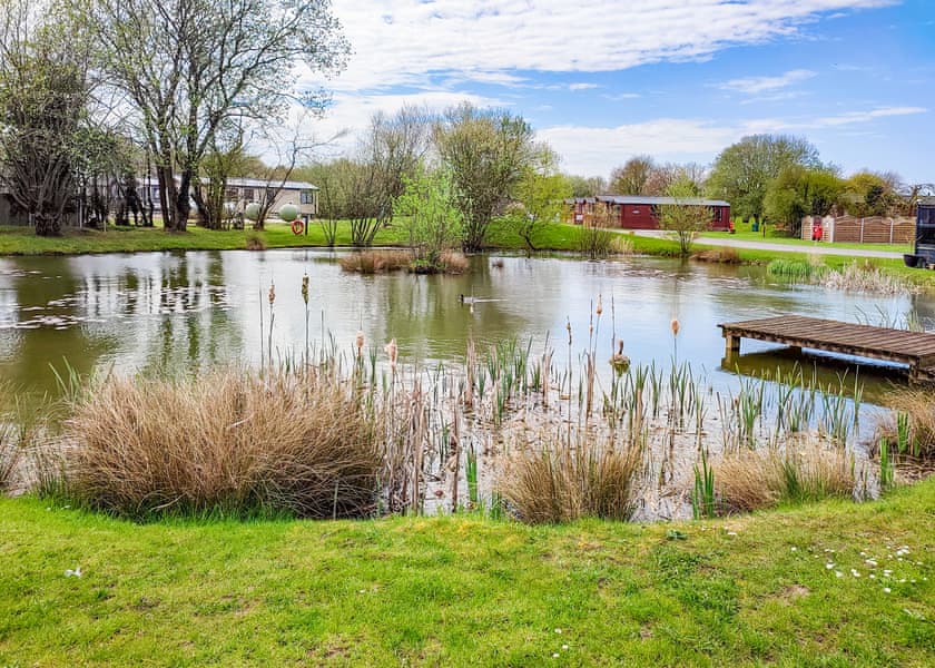 Meadow Field MF7 - Yaxham Waters, Yaxham, Dereham