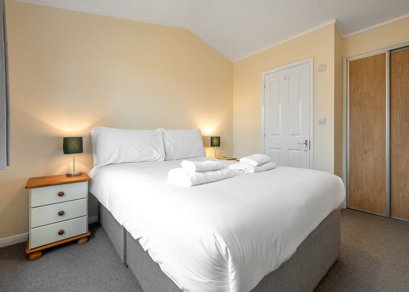 Lake Side LS9 - Yaxham Waters, Yaxham, Dereham