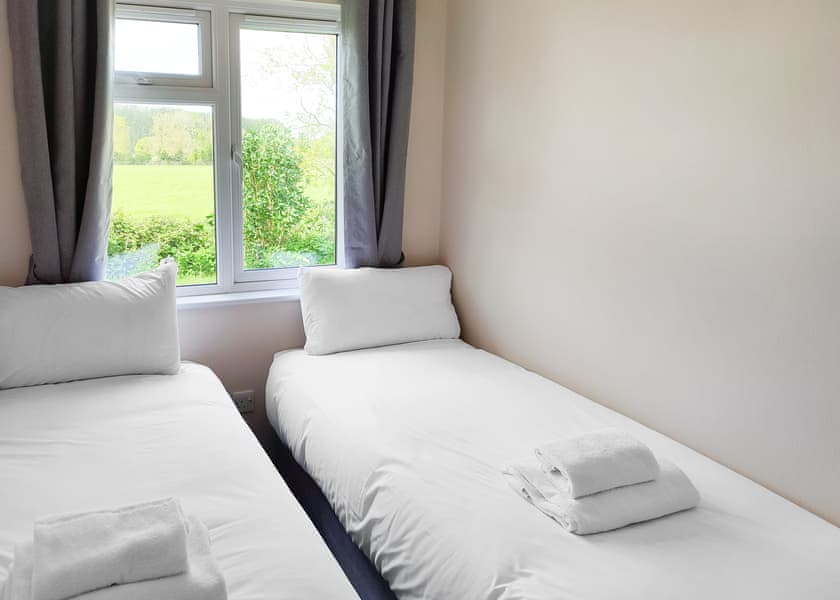 Lake Side LS9 - Yaxham Waters, Yaxham, Dereham