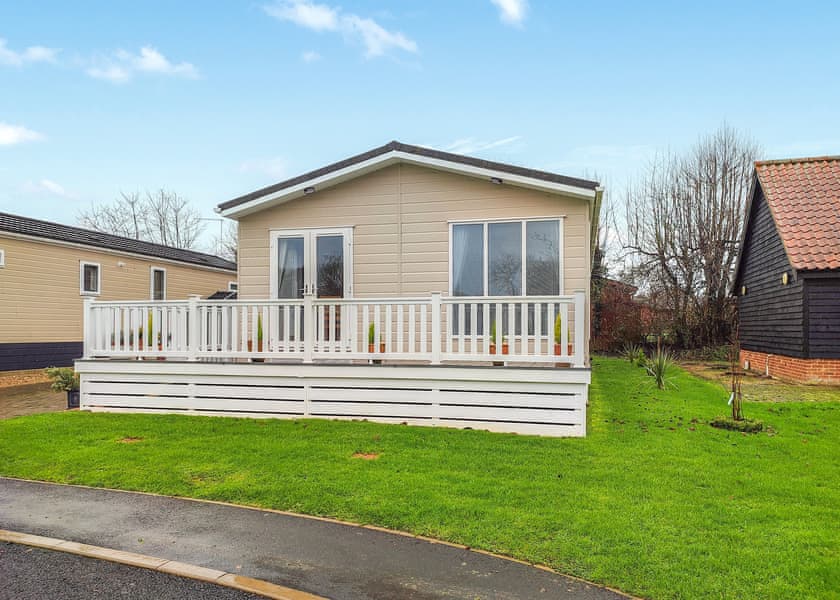 Meadow Field MF12 - Yaxham Waters, Yaxham, Dereham