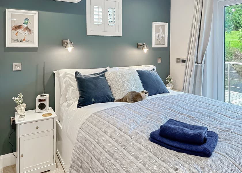 Deluxe Floating Lodge - York Marina, Naburn, York