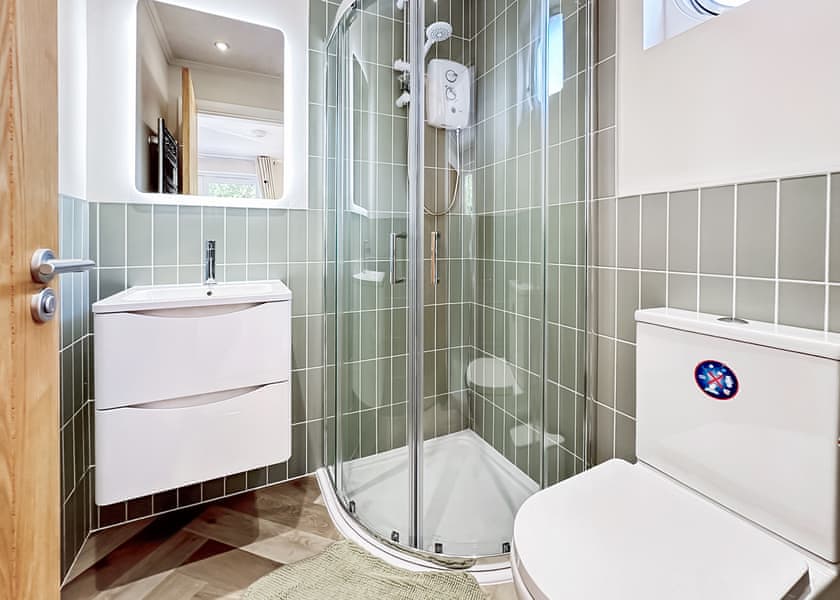 Deluxe Floating Lodge - York Marina, Naburn, York