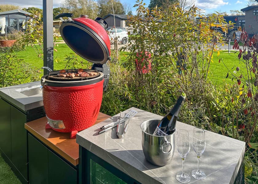 The StapyltonHot Tub - Yorkshire Spa Retreat, York