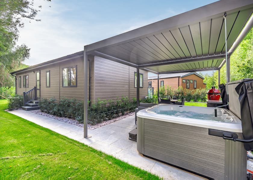 The BlackswanHot Tub - Yorkshire Spa Retreat, York