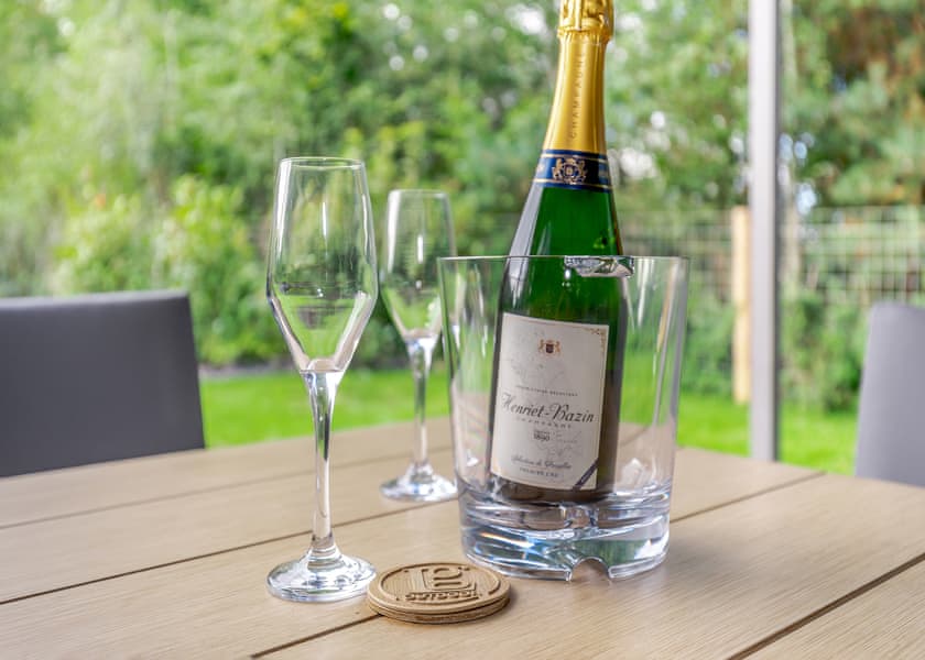 The BlackswanHot Tub - Yorkshire Spa Retreat, York