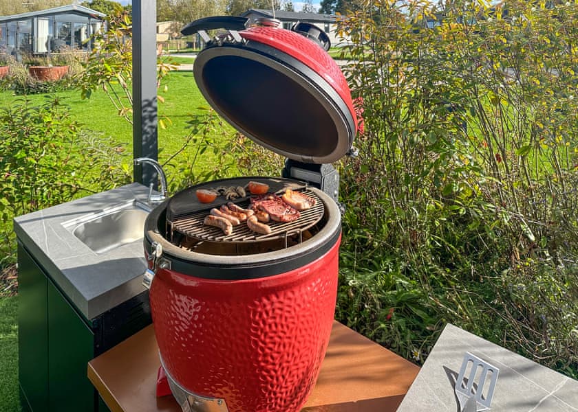 The PheasantHot Tub (Pet) - Yorkshire Spa Retreat, York