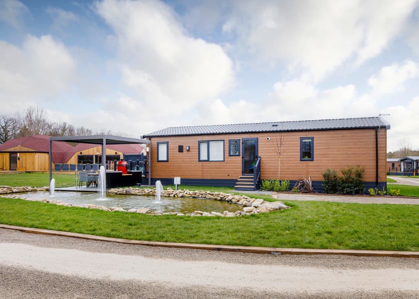 The PheasantHot Tub (Pet) - Yorkshire Spa Retreat, York