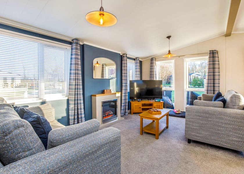 The PheasantHot Tub (Pet) - Yorkshire Spa Retreat, York