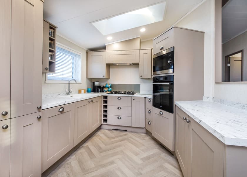 The PheasantHot Tub (Pet) - Yorkshire Spa Retreat, York