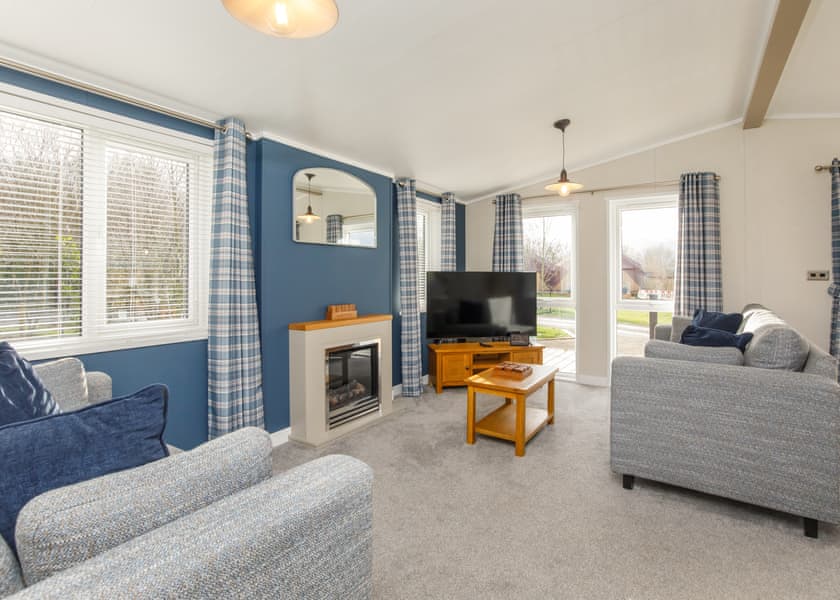 The WhiteswanHot Tub (Pet) - Yorkshire Spa Retreat, York