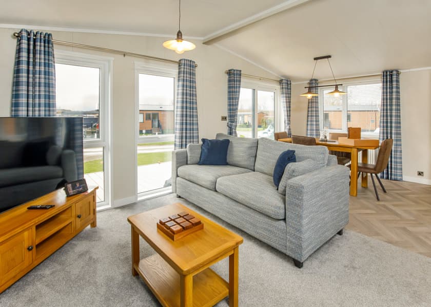 The WhiteswanHot Tub (Pet) - Yorkshire Spa Retreat, York