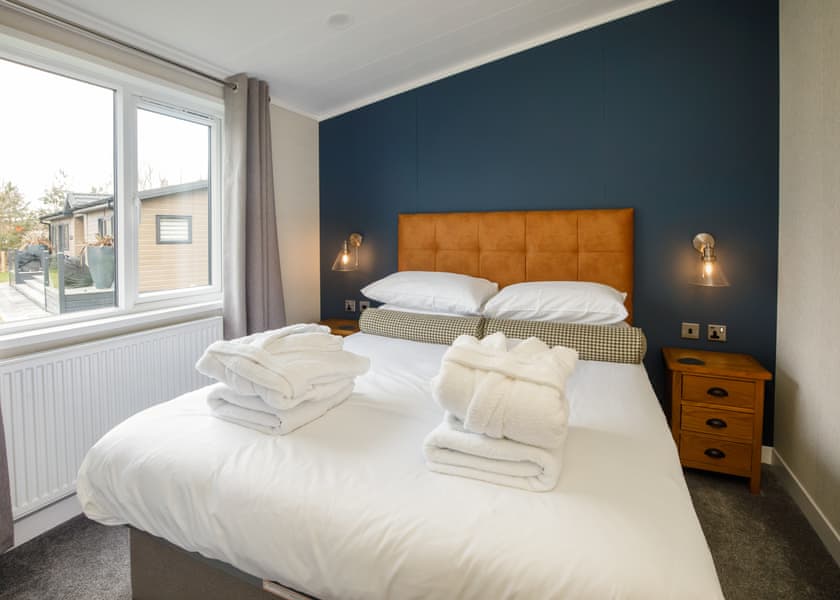 The WhiteswanHot Tub (Pet) - Yorkshire Spa Retreat, York